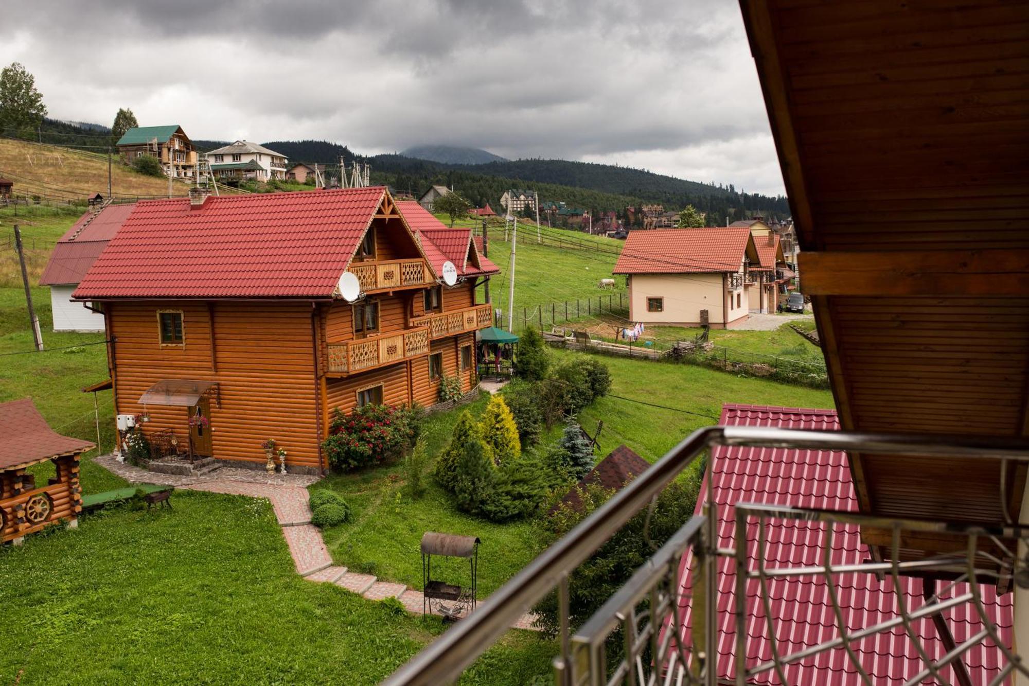 Sadyba U Halyny Sunrise Bukoveľ Exteriér fotografie